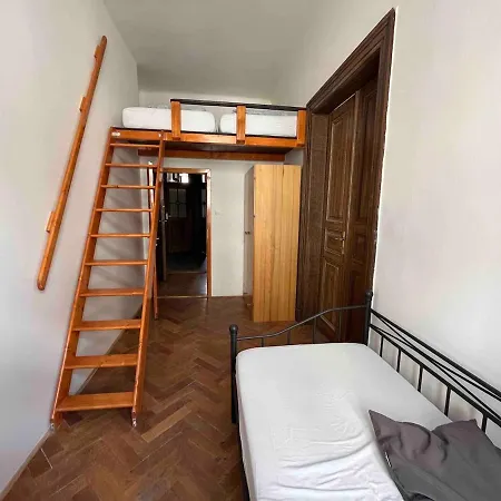 Cozy Soukenicka S22